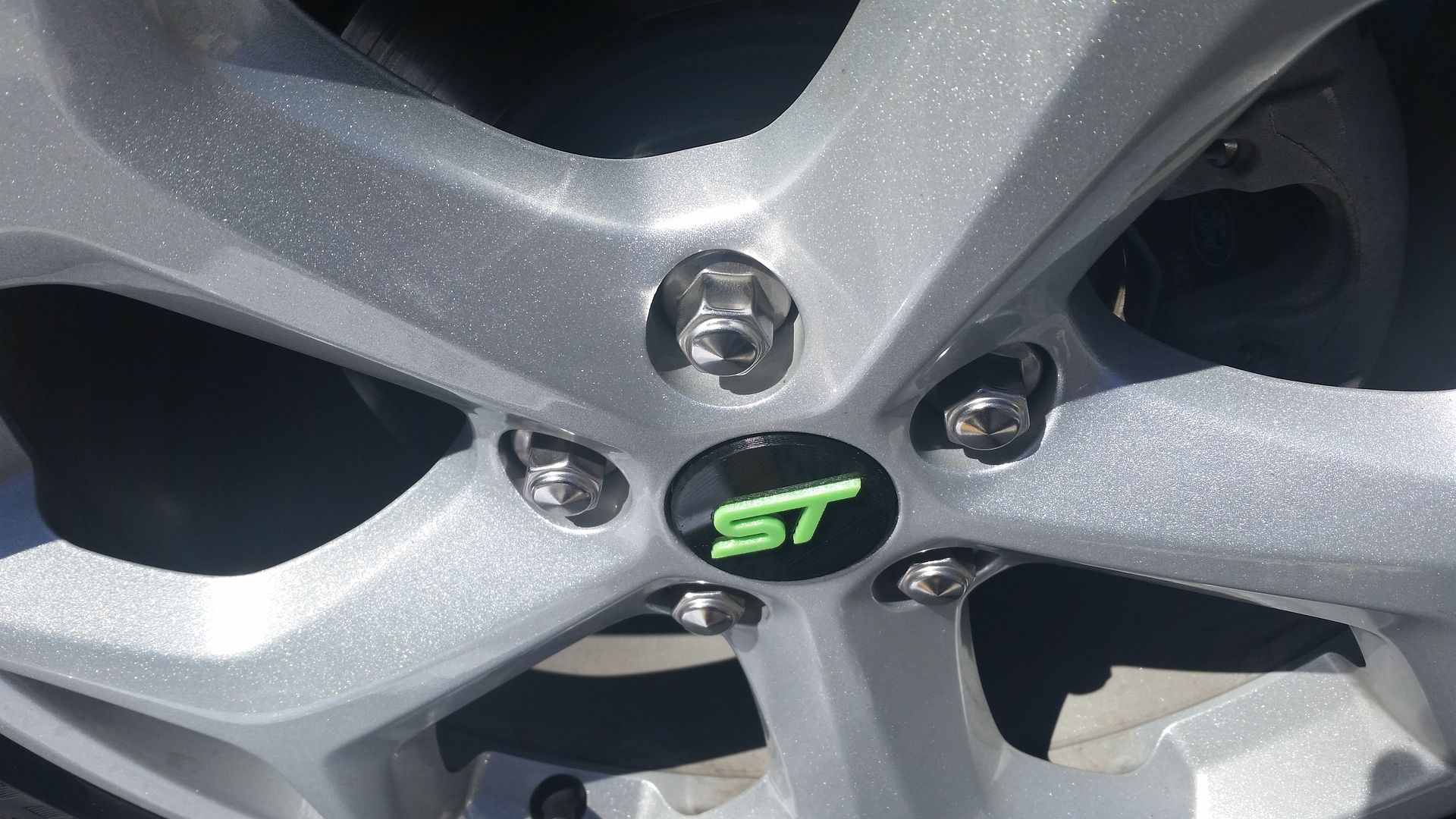 Custom Focus ST center caps